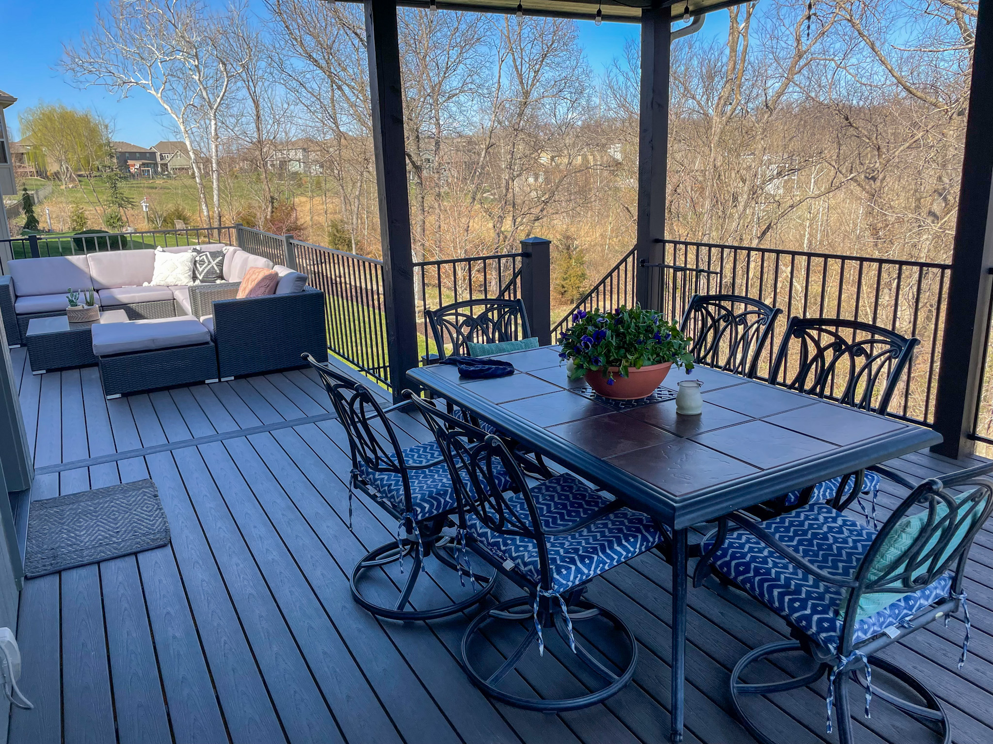 Composite Deck with Aluminum Railing